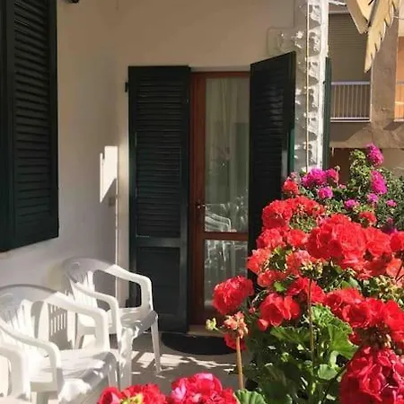 Casa Lucietta, 30 Mt Dal Mare E Posto Auto Privato Apartmán