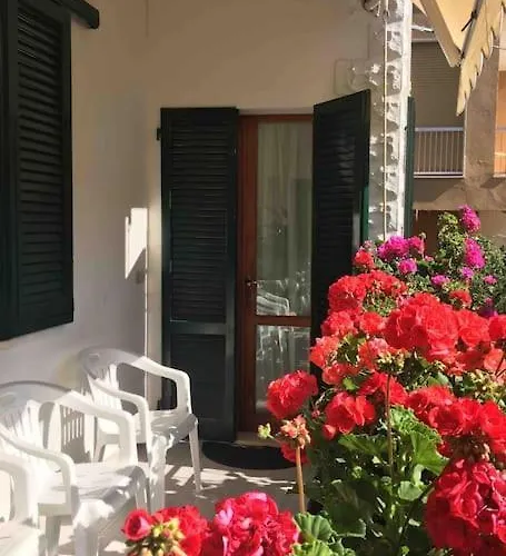 Casa Lucietta, 30 Mt Dal Mare E Posto Auto Privato Apartment