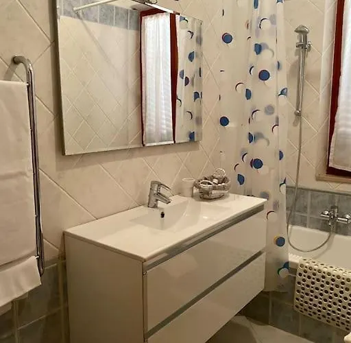 Apartment Casa Lucietta, 30 Mt Dal Mare E Posto Auto Privato